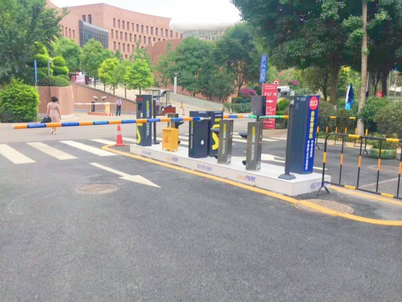 紫云青鳥(niǎo)云南文化創(chuàng)意博覽園停車場(chǎng)收費(fèi)管理系統(tǒng)及設(shè)備案例