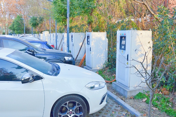 浙江紹興鄉(xiāng)村振興新舉措！充電樁進村，綠色出行更便捷