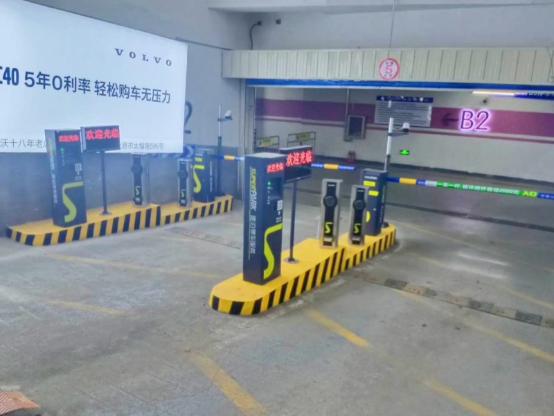 山西太原印象城停車(chē)場(chǎng)收費(fèi)管理系統(tǒng)及設(shè)備案例