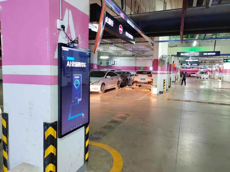 山西太原印象城停車(chē)場(chǎng)收費(fèi)管理系統(tǒng)及設(shè)備案例