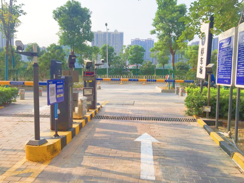 武漢福星惠譽東湖城停車場收費管理系統(tǒng)及設備案例