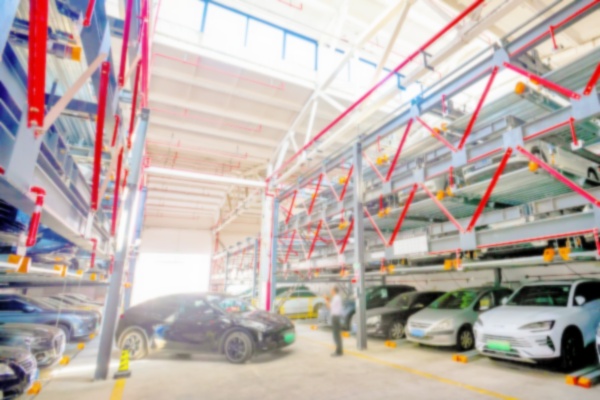 舊貌換新顏：老廠房轉(zhuǎn)型記——建鄴區(qū)立體停車場(chǎng)的綠色蛻變