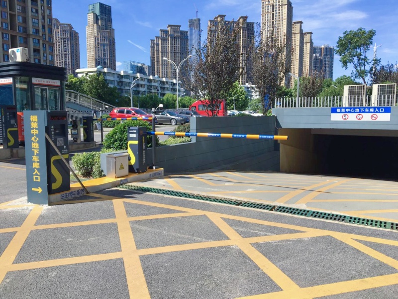 武漢福星惠譽福萊中心停車場收費管理系統(tǒng)及設備案例