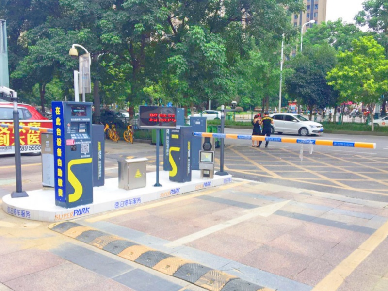 武漢福星惠譽福星城北區(qū)停車場收費管理系統(tǒng)及設備案例