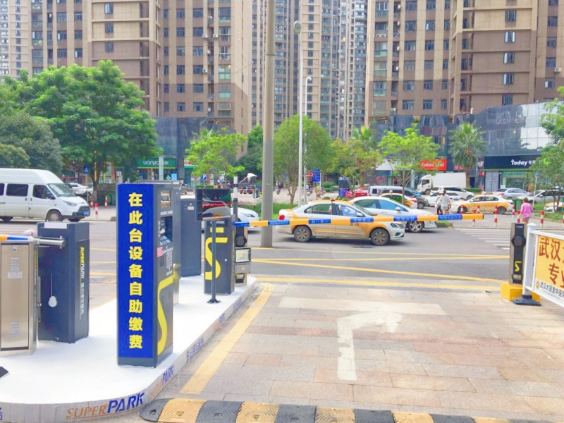 武漢福星惠譽(yù)福星城北區(qū)停車場收費(fèi)管理系統(tǒng)及設(shè)備案例