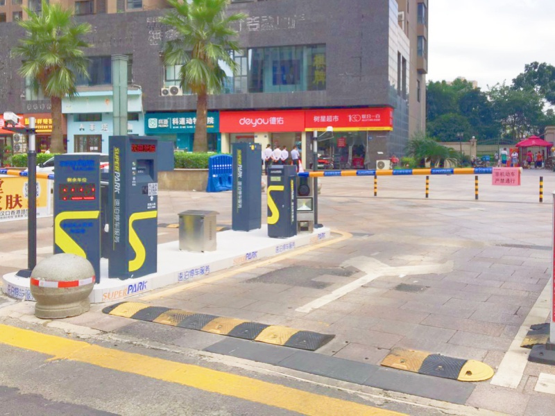 武漢福星惠譽(yù)福星城北區(qū)停車場收費(fèi)管理系統(tǒng)及設(shè)備案例