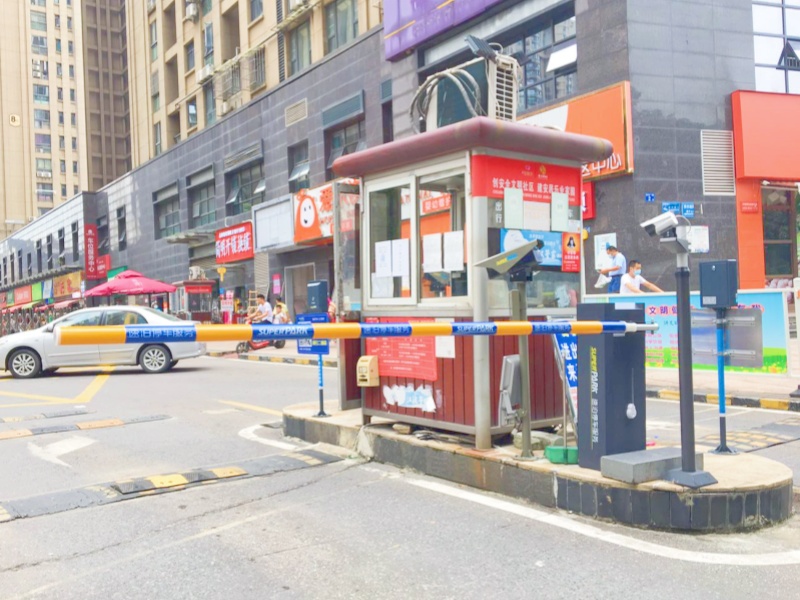 武漢福星惠譽福星城南區(qū)停車場收費管理系統(tǒng)及設備案例