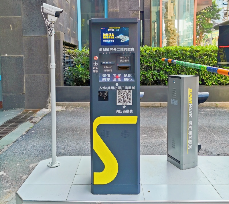 江西南昌博能金融中心停車場收費(fèi)管理系統(tǒng)及設(shè)備案例