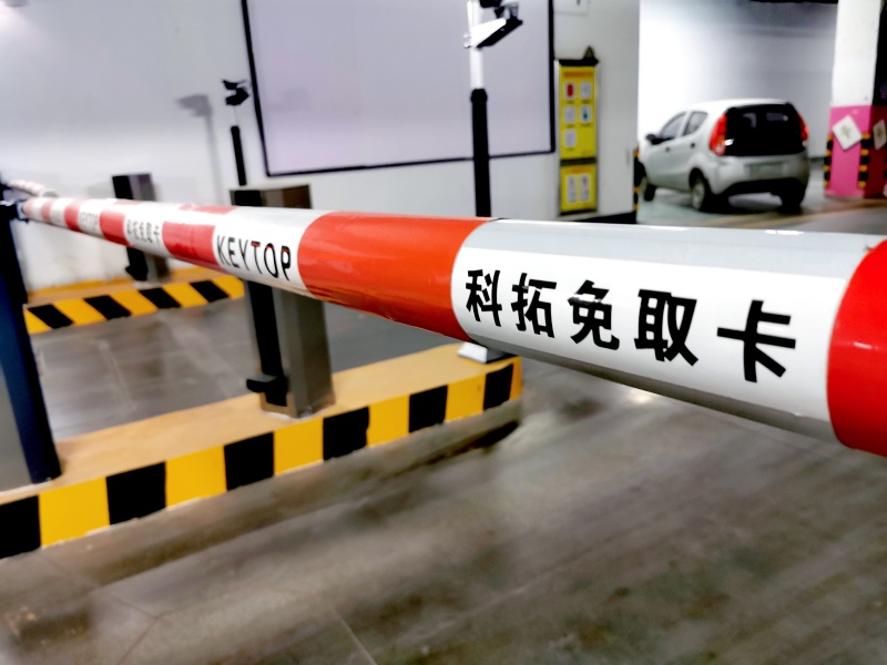 宜春潤達國際購物中心停車場收費管理系統(tǒng)及設(shè)備案例