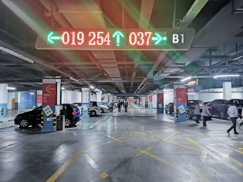 宜春潤達國際購物中心停車場收費管理系統(tǒng)及設(shè)備案例