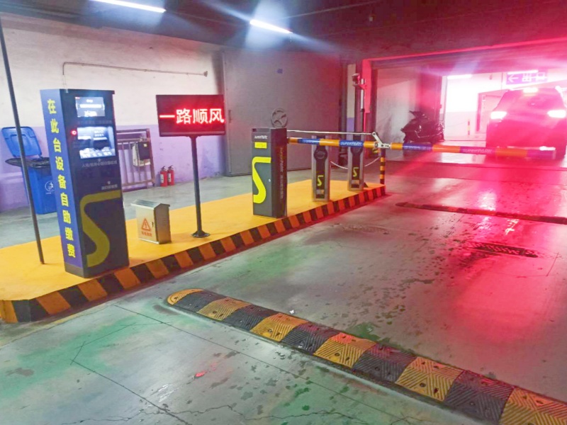 江蘇南京汽車客運(yùn)站停車場(chǎng)收費(fèi)管理系統(tǒng)及設(shè)備案例