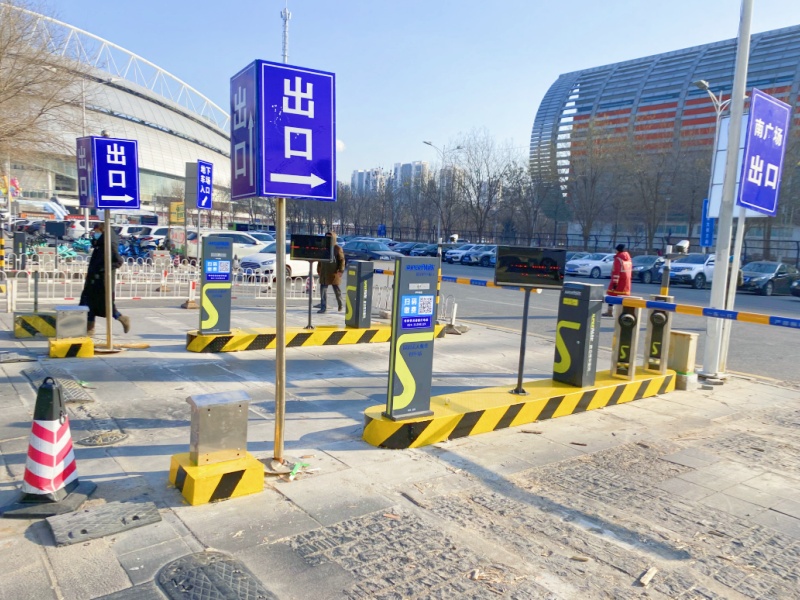 遼寧沈陽興隆大奧萊停車場(chǎng)收費(fèi)管理系統(tǒng)及設(shè)備案例