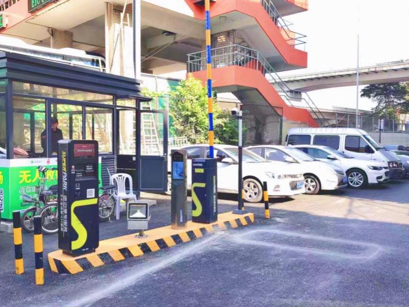 廣東廣州華園東小區(qū)停車場收費管理系統(tǒng)及設(shè)備案例