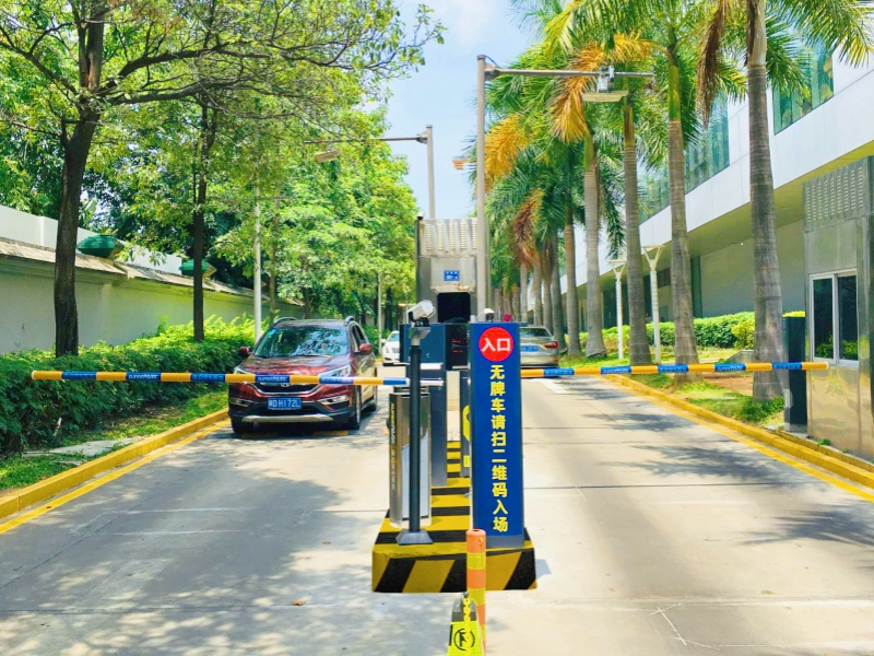 福建廈門(mén)SM城市廣場(chǎng)停車(chē)場(chǎng)收費(fèi)管理系統(tǒng)及設(shè)備案例