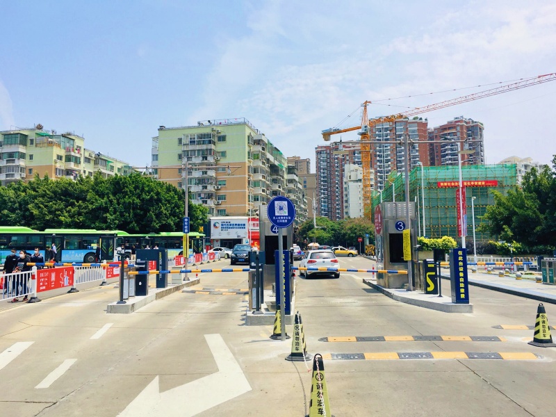 福建廈門(mén)SM城市廣場(chǎng)停車(chē)場(chǎng)收費(fèi)管理系統(tǒng)及設(shè)備案例