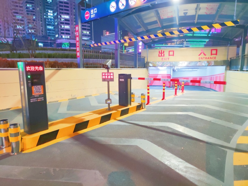 山東青島維客星城停車場收費管理系統(tǒng)及設(shè)備案例