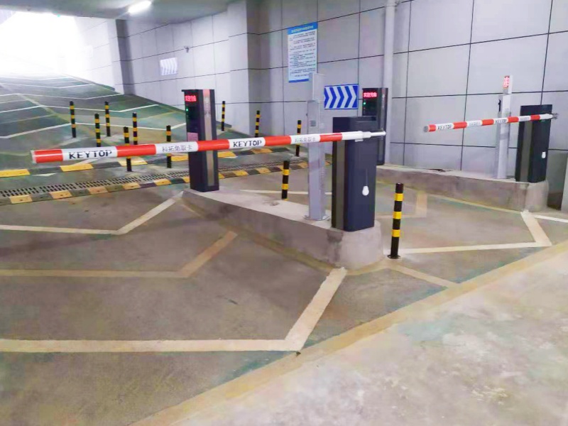 江西贛州西站停車場(chǎng)收費(fèi)管理系統(tǒng)及設(shè)備案例