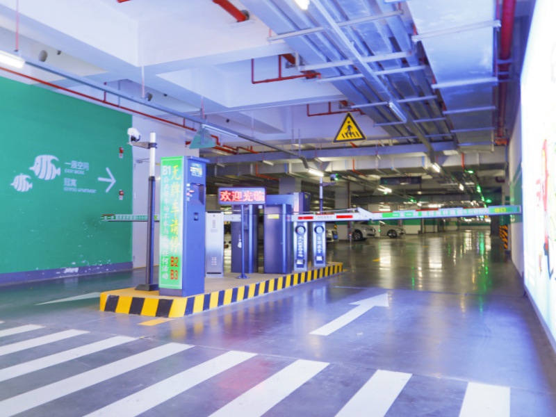上海閔行區(qū)龍湖冠寓停車場收費管理系統(tǒng)及設備案例