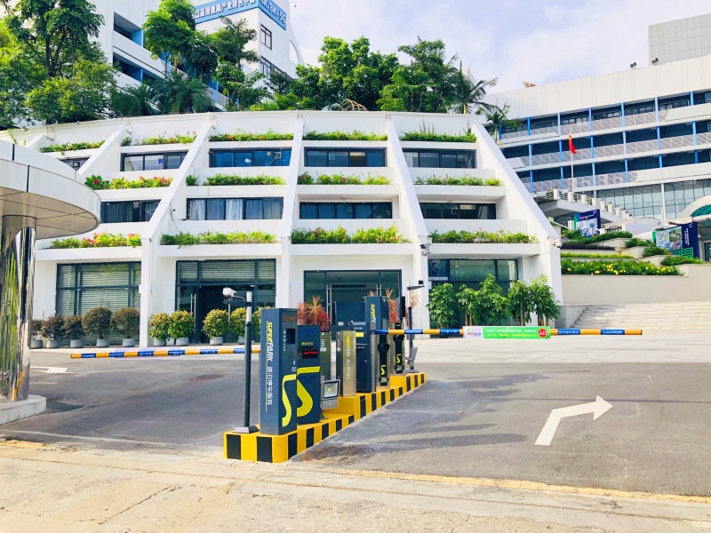 花果山超高清視頻產(chǎn)業(yè)特色小鎮(zhèn)停車場道閘系統(tǒng)及設(shè)備案例