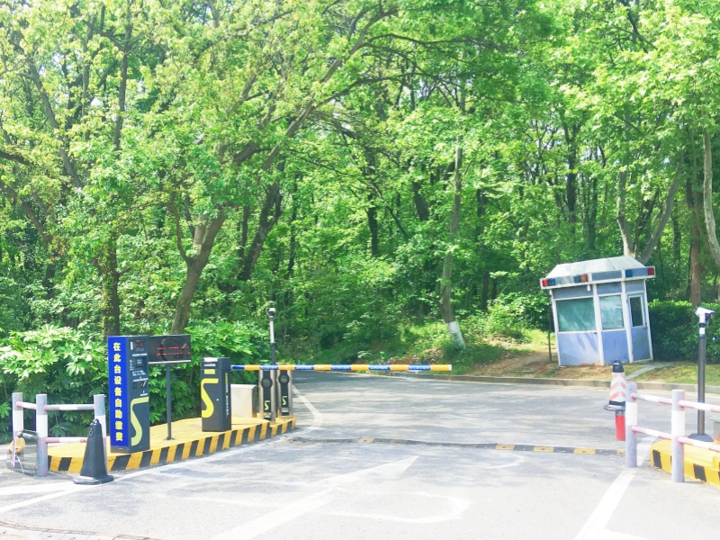 江蘇南京中山陵停車場收費(fèi)管理系統(tǒng)及設(shè)備案例