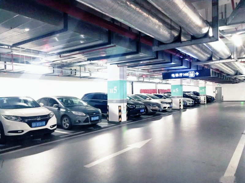 廣東東莞華為松山湖基地停車場車位引導(dǎo)系統(tǒng)及設(shè)備案例