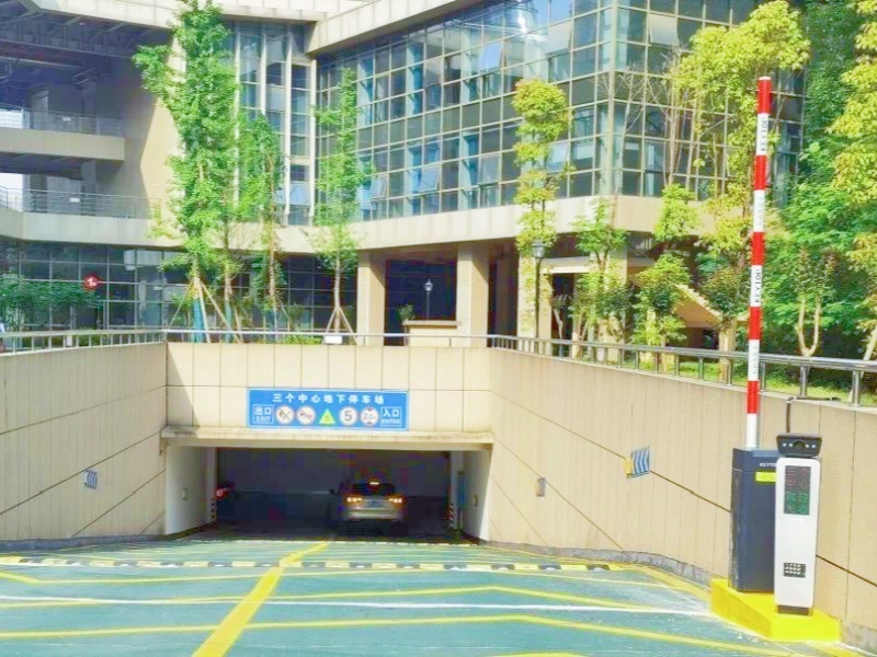 湖南株洲三個(gè)中心項(xiàng)目停車(chē)場(chǎng)收費(fèi)管理系統(tǒng)及設(shè)備案例