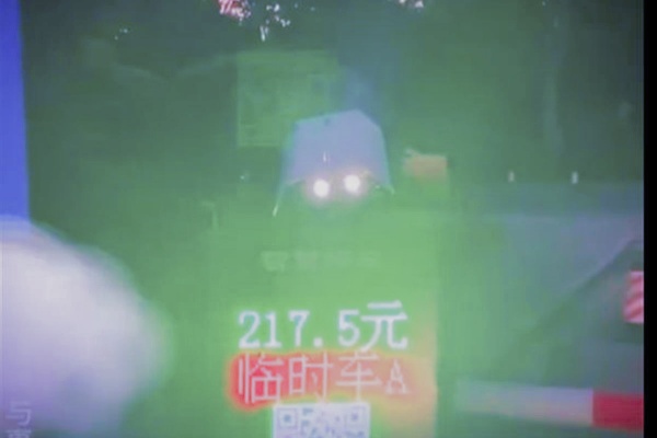 假日高價停車費引熱議：創(chuàng)新舉措能否替代傳統(tǒng)漲價？