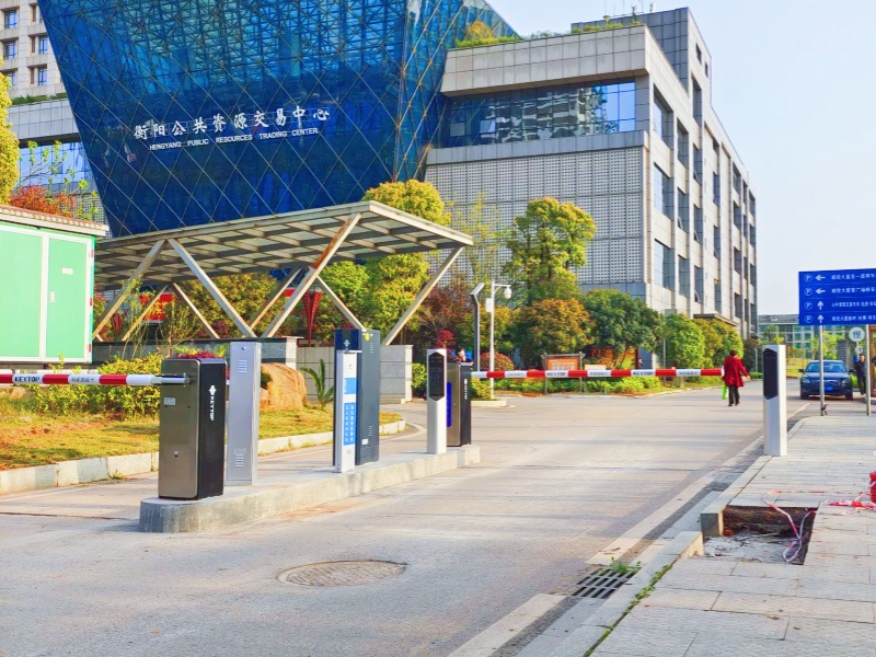 湖南衡陽(yáng)城投大廈生態(tài)停車(chē)場(chǎng)收費(fèi)管理系統(tǒng)及設(shè)備案例