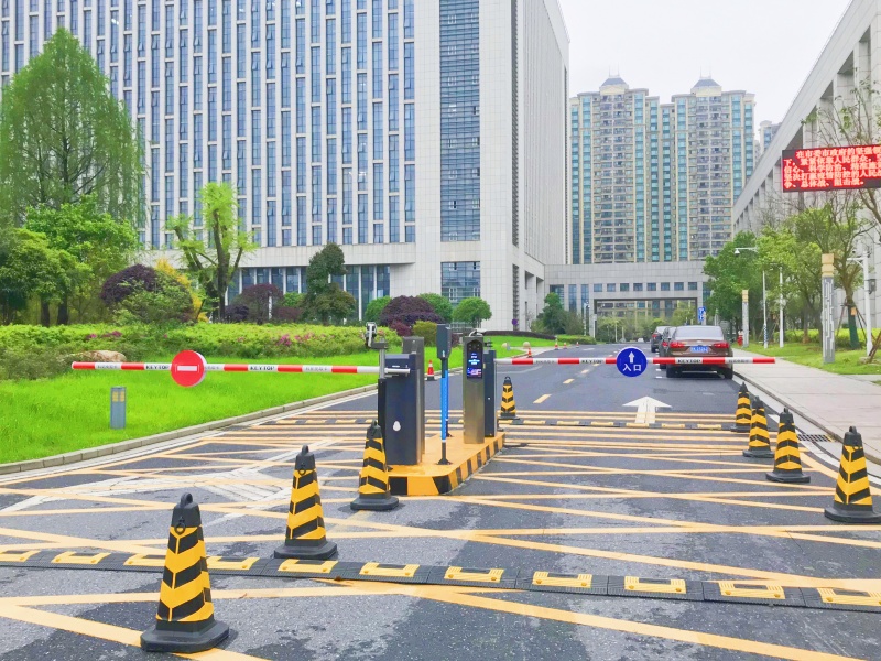 江西吉安市政府停車場收費管理系統(tǒng)及設備案例