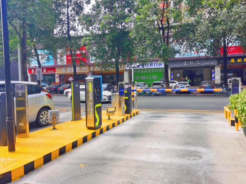 廣東佛山三水廣場(chǎng)停車場(chǎng)收費(fèi)管理系統(tǒng)及設(shè)備案例