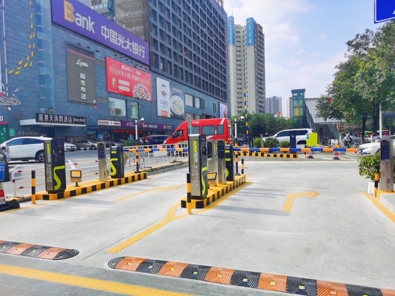 廣東佛山三水廣場(chǎng)停車場(chǎng)收費(fèi)管理系統(tǒng)及設(shè)備案例
