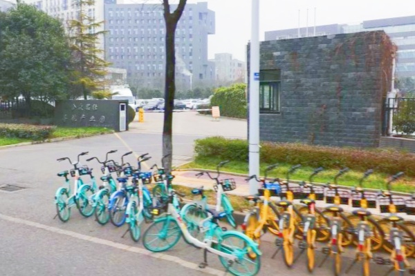 合眾思壯京梁公司停車場糾紛：訴訟未決，爭議不斷