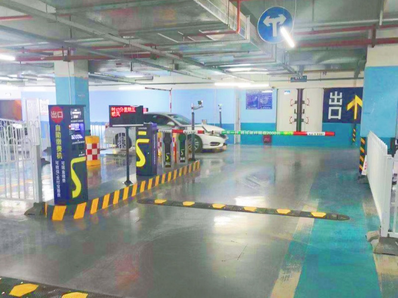 云南昆明公園1903停車(chē)場(chǎng)收費(fèi)管理系統(tǒng)及設(shè)備案例