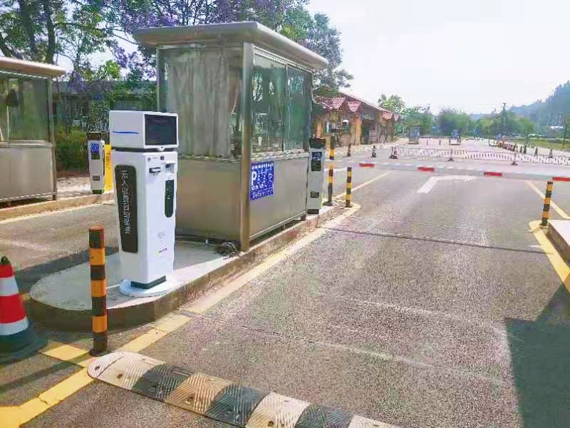 昆明滇池南岸沙灘主題公園停車場(chǎng)收費(fèi)管理系統(tǒng)及設(shè)備案例