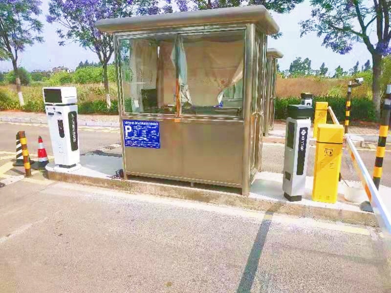 昆明滇池南岸沙灘主題公園停車(chē)場(chǎng)收費(fèi)管理系統(tǒng)及設(shè)備案例