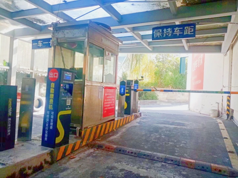 云南昆明遠建商務大廈停車場收費管理系統(tǒng)及設備案例