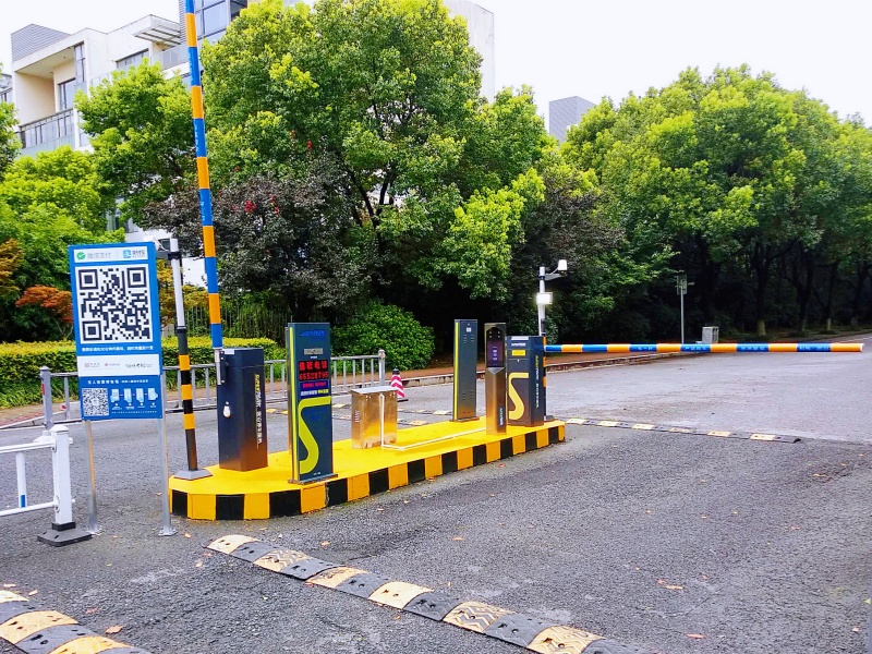 江蘇蘇州斜塘老街停車(chē)場(chǎng)收費(fèi)管理系統(tǒng)及設(shè)備案例