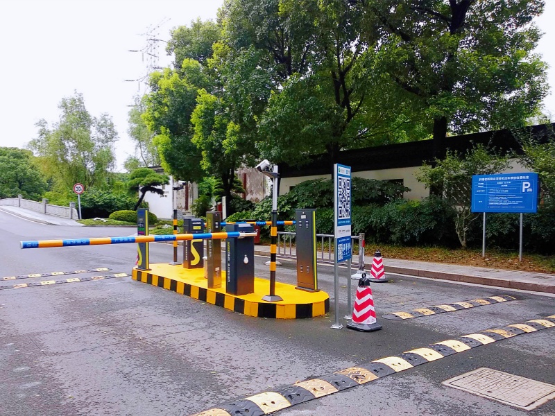 江蘇蘇州斜塘老街停車(chē)場(chǎng)收費(fèi)管理系統(tǒng)及設(shè)備案例