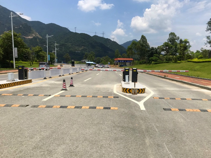 廣東清遠黃騰峽景區(qū)停車場收費管理系統(tǒng)及設備案例