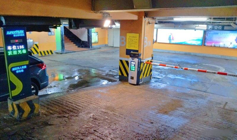 吉林長春卓展購物中心停車場收費管理系統(tǒng)及設備案例