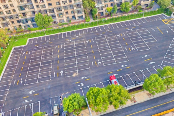 中山街道茸樹居民區(qū)百余停車位，多管齊下攻克 “停車難”