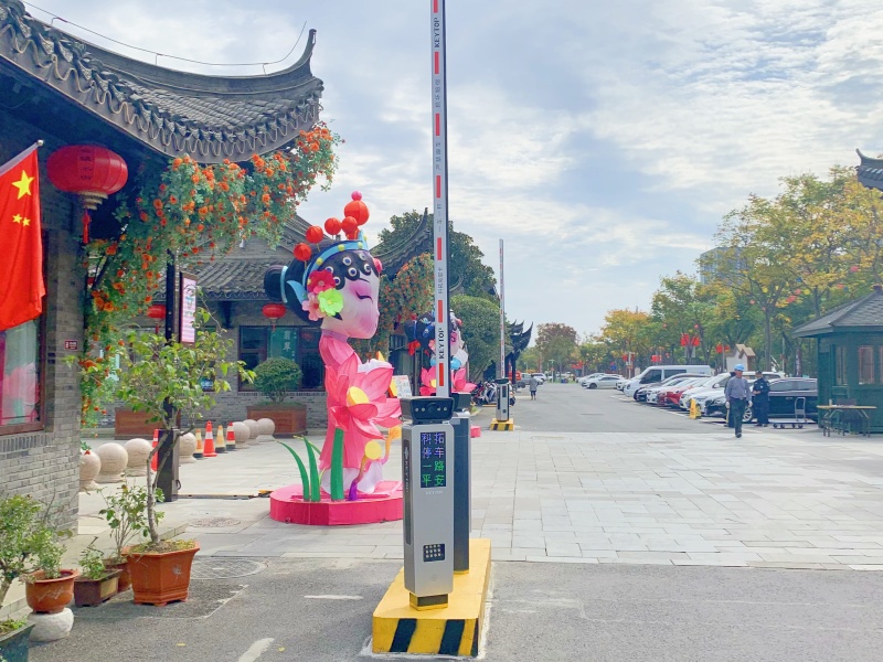 江蘇鹽城鹽鎮(zhèn)水街免取卡停車場道閘系統(tǒng)及設備案例