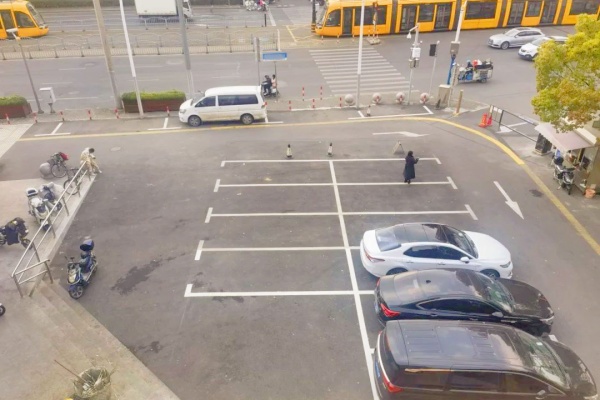 永豐街道華亭榮園街道改造、停車場升級，重塑街面新貌