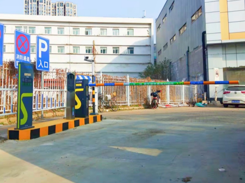 天津河西登發(fā)家居裝飾城停車場收費(fèi)管理系統(tǒng)及設(shè)備案例