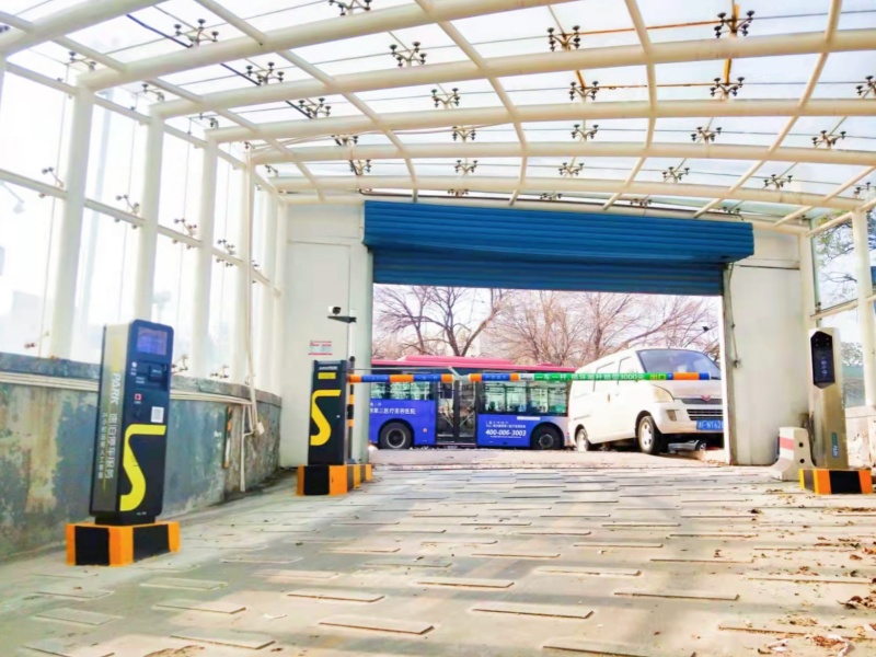 天津河西登發(fā)家居裝飾城停車場收費(fèi)管理系統(tǒng)及設(shè)備案例