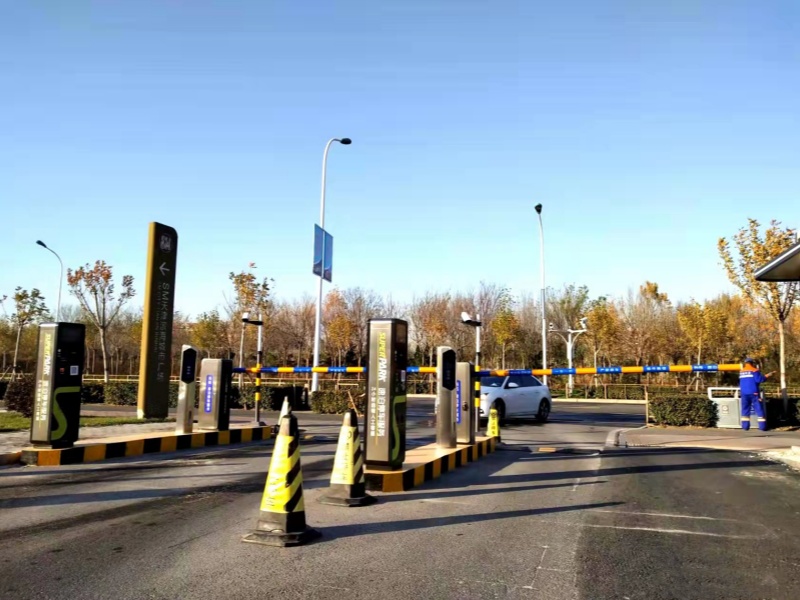 天津SM天津?yàn)I海城市廣場停車場收費(fèi)管理系統(tǒng)及設(shè)備案例