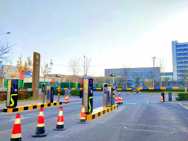 天津SM天津?yàn)I海城市廣場停車場收費(fèi)管理系統(tǒng)及設(shè)備案例