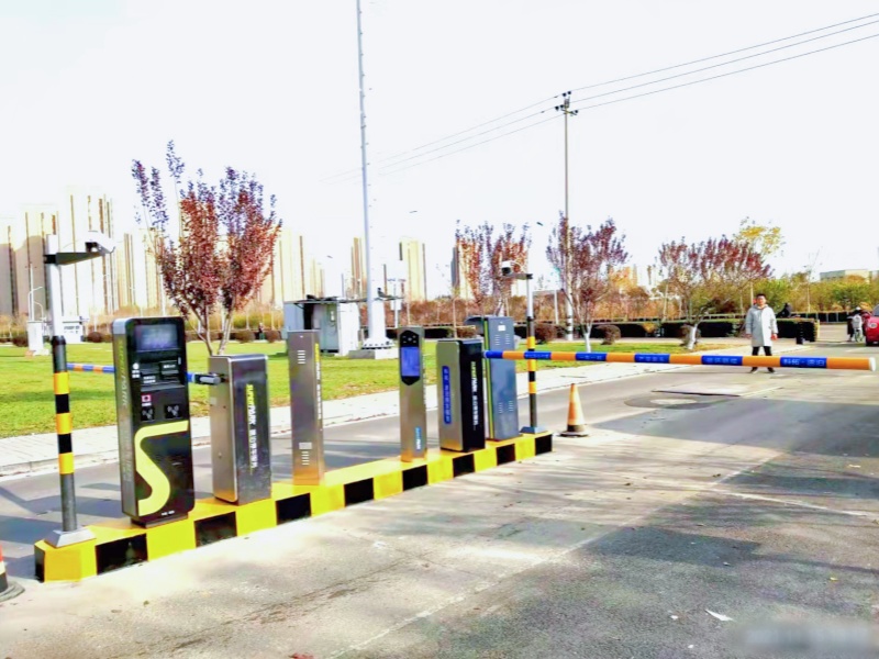 天津SM天津?yàn)I海城市廣場停車場收費(fèi)管理系統(tǒng)及設(shè)備案例