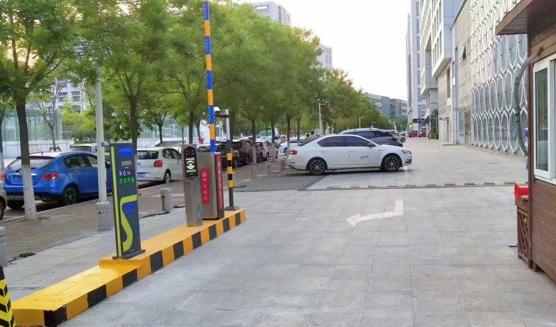 天津東麗YOHO灣停車場收費管理系統(tǒng)及設(shè)備案例