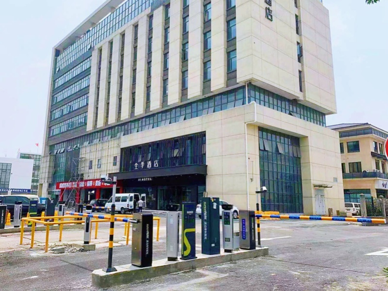 蘇州城南中凱農(nóng)副產(chǎn)品批發(fā)市場(chǎng)停車(chē)場(chǎng)收費(fèi)管理系統(tǒng)及設(shè)備案例